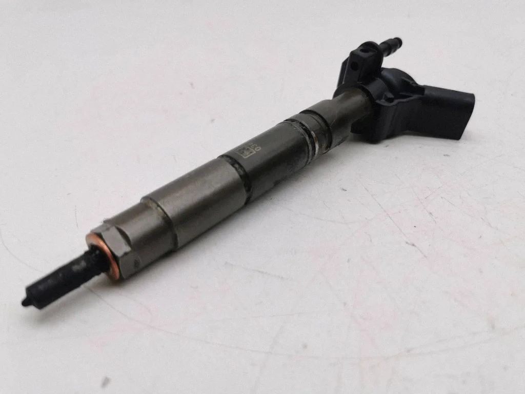 Fuel injector A6420701487