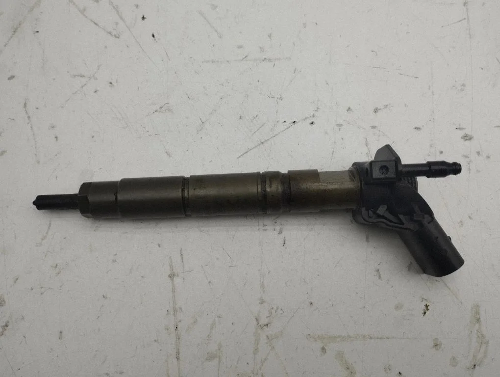 Fuel injector A6420700587
