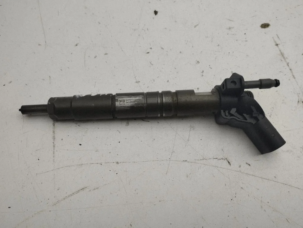 Fuel injector A6420701187