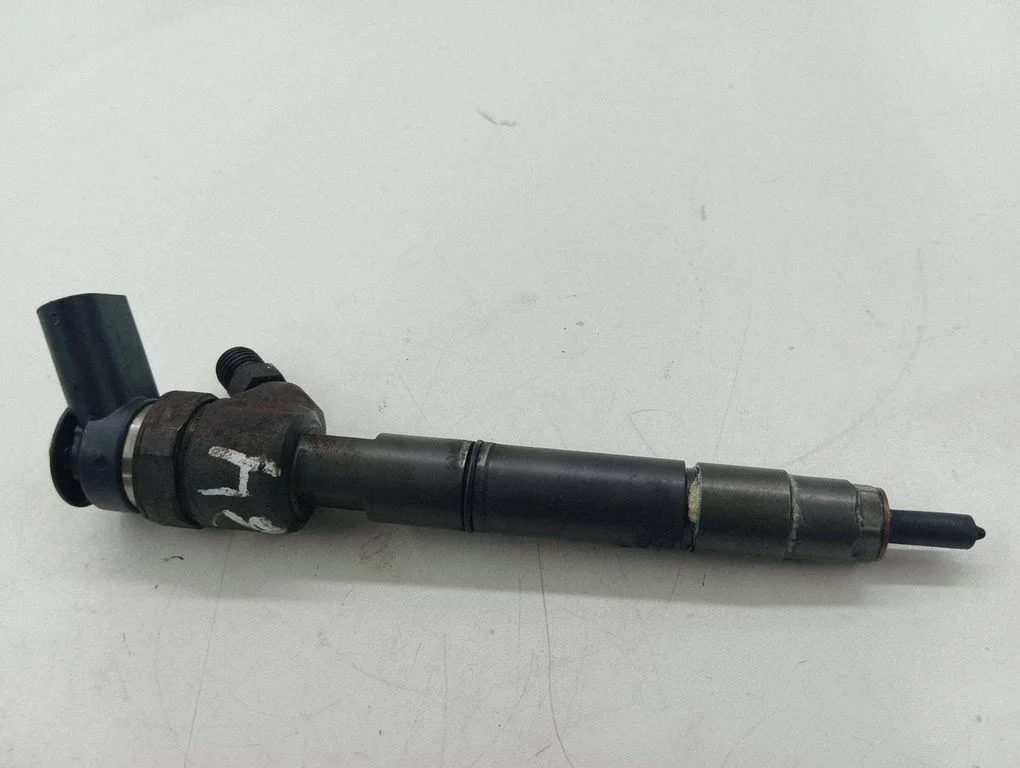 Fuel injector A6400700787