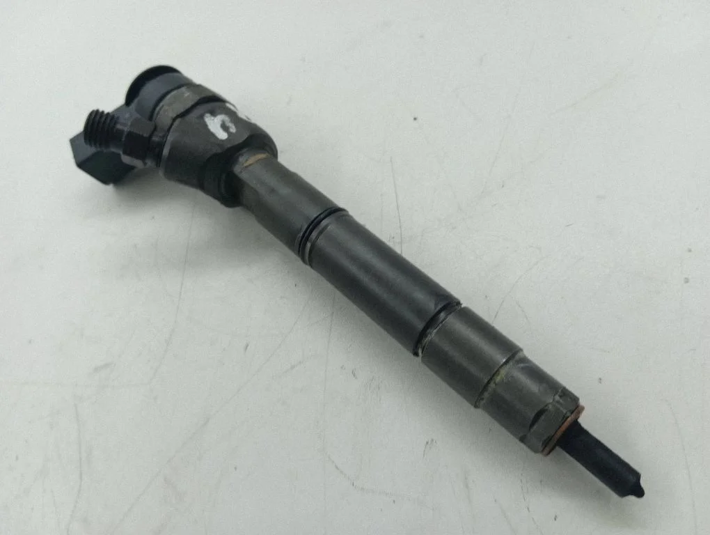 Fuel injector A6400700787