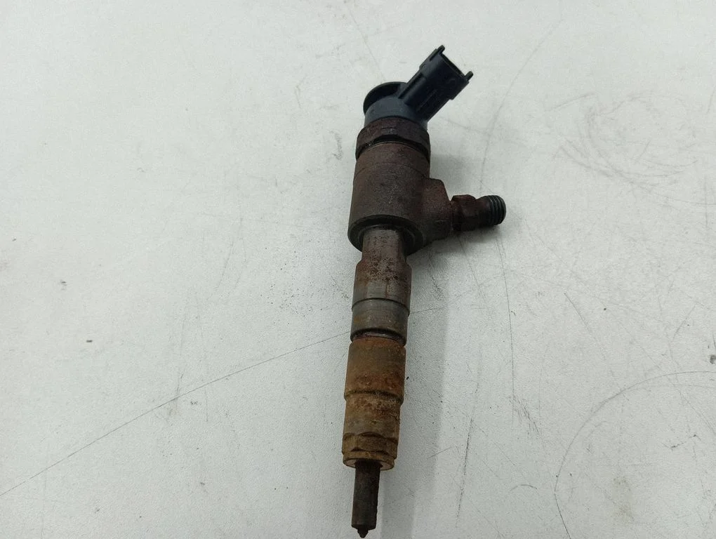 Fuel injector