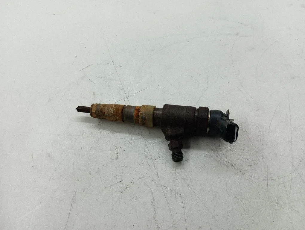 Fuel injector