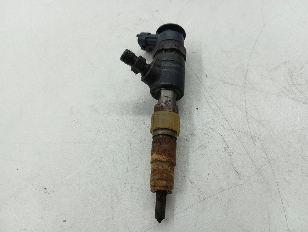 Fuel injector