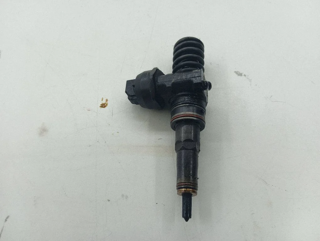 Fuel injector 0414728037