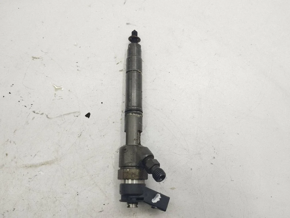 Fuel injector A6400700787