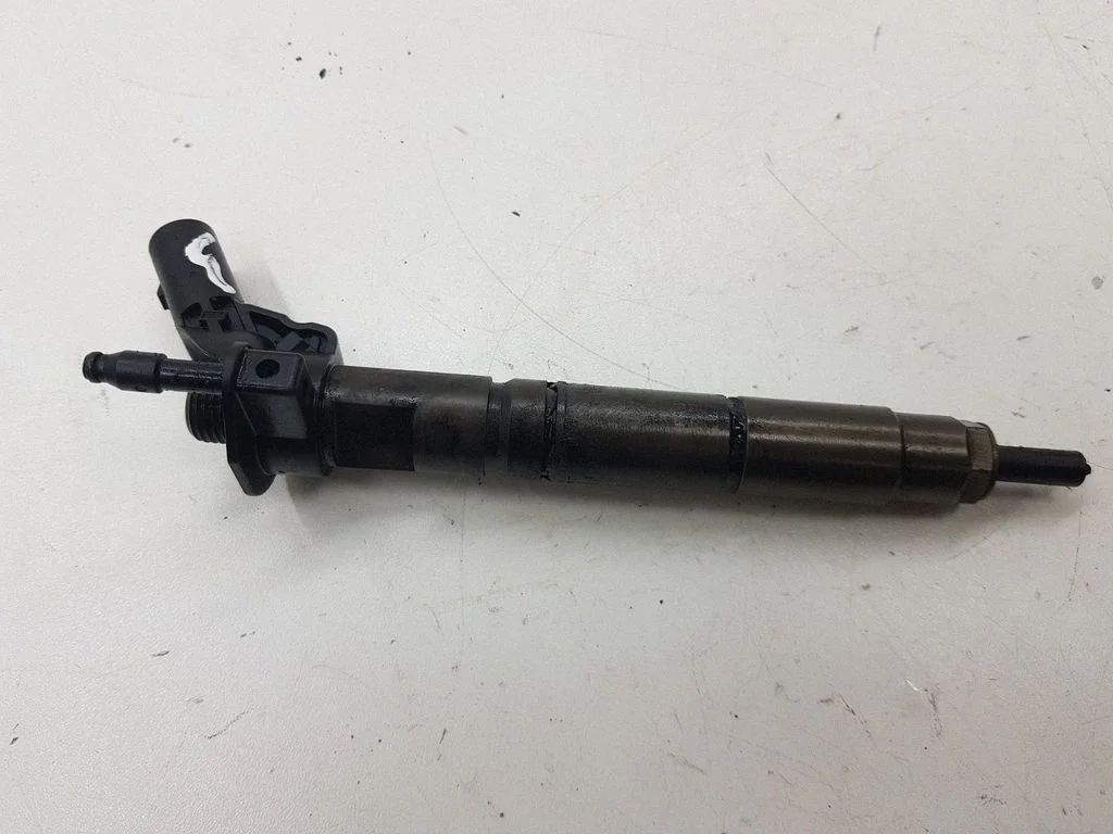 Fuel injector A6420701887