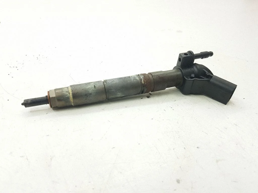 Fuel injector A6420701887