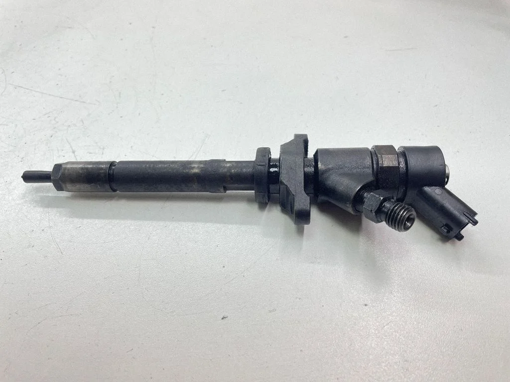 Fuel injector 0445110188