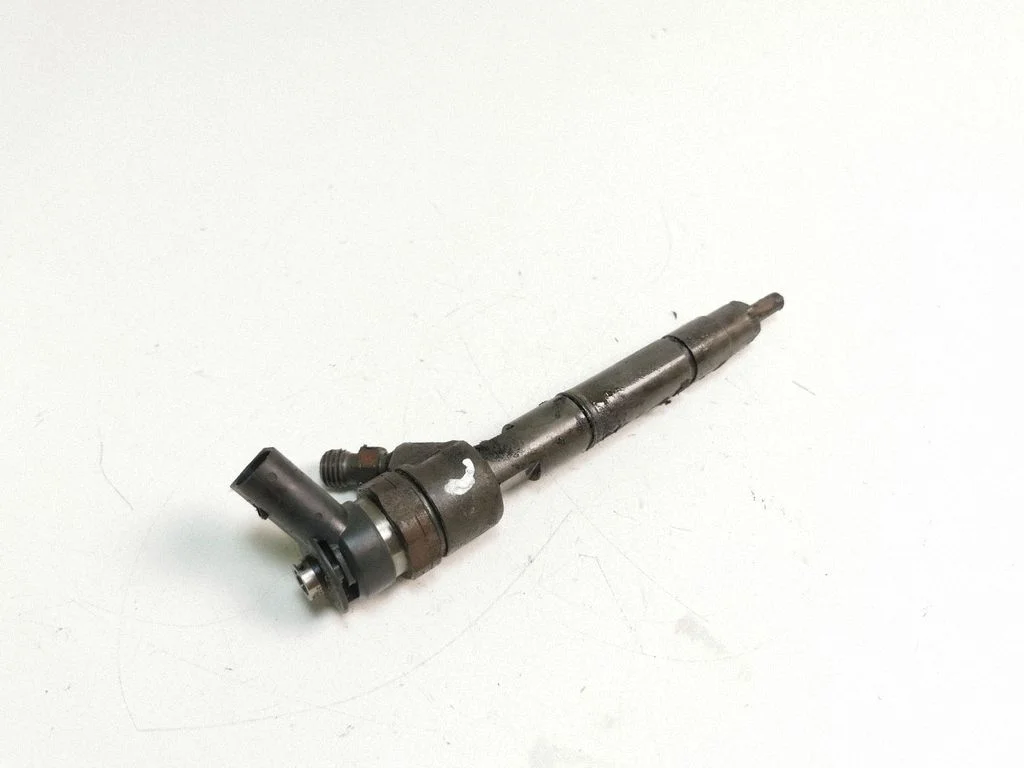 Fuel injector A6400700787