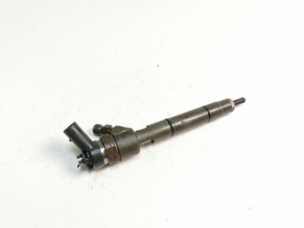 Fuel injector A6400700787