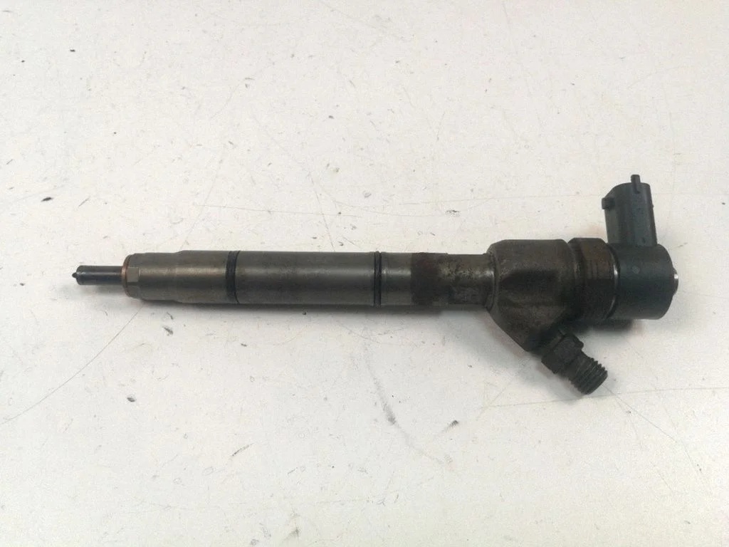 Fuel injector 338002A900