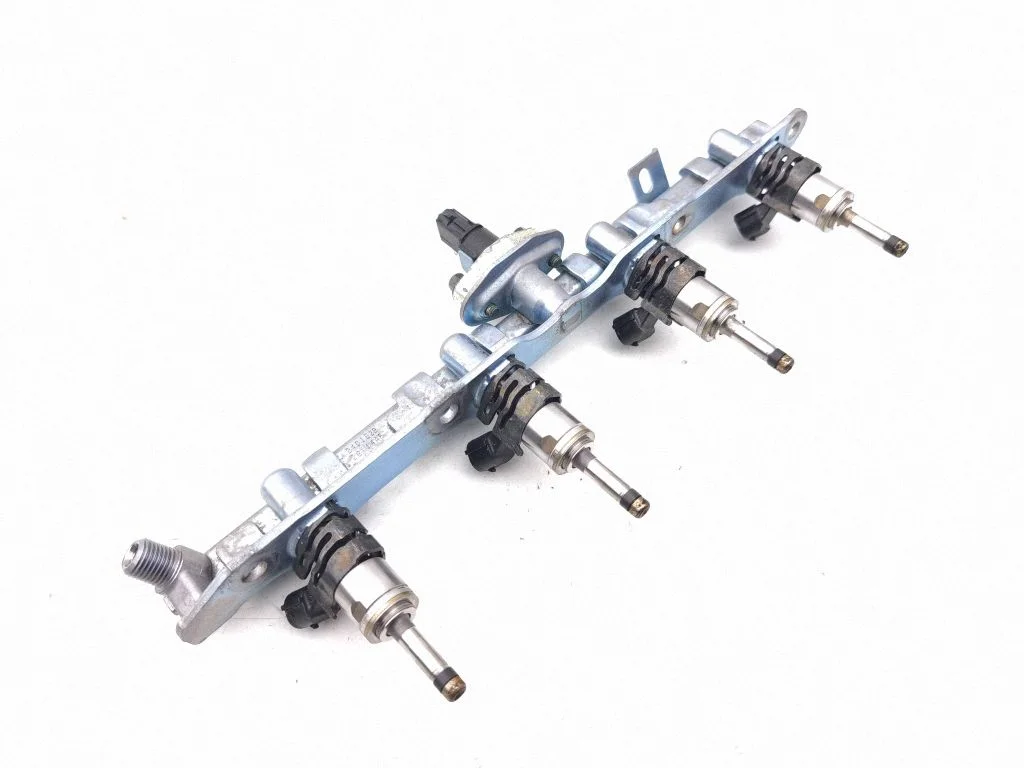 Komplet wtryskiwaczy 23250F2050