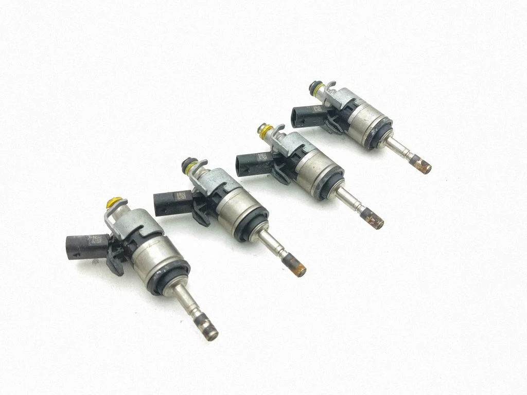 Pihustite (düüside) komplekt 06Q906036A