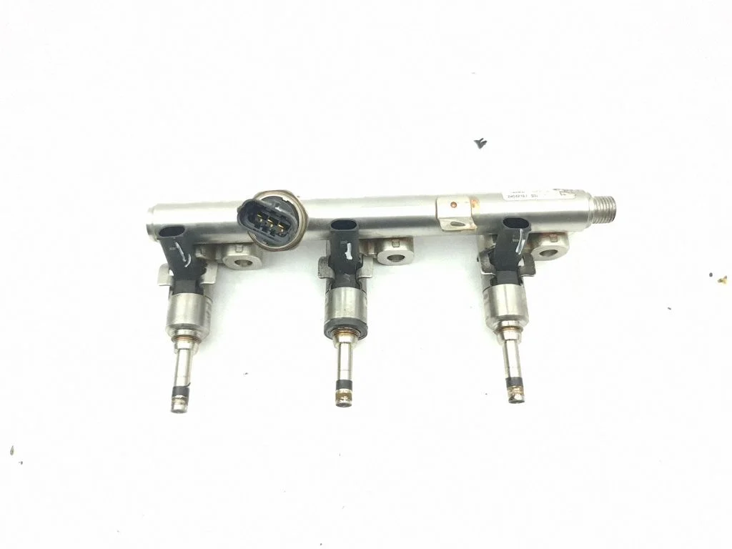 Fuel injectors set 9041080011