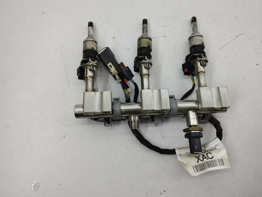 Fuel injectors set JX6T9F666