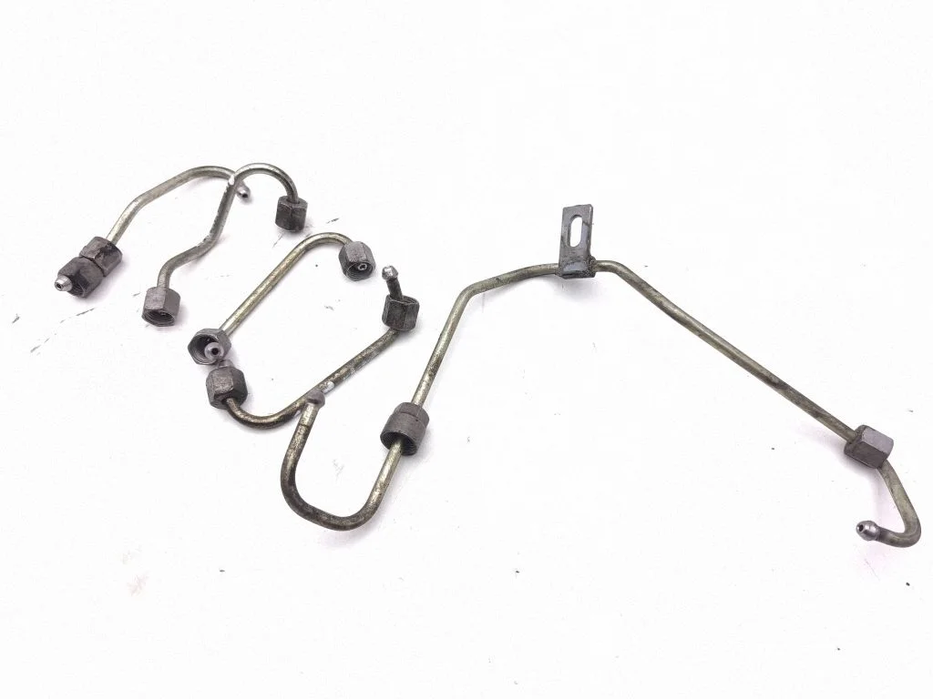 Fuel injector supply line/pipe