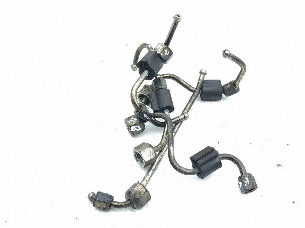 Fuel injector supply line/pipe