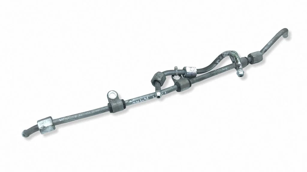 Fuel injector supply line/pipe