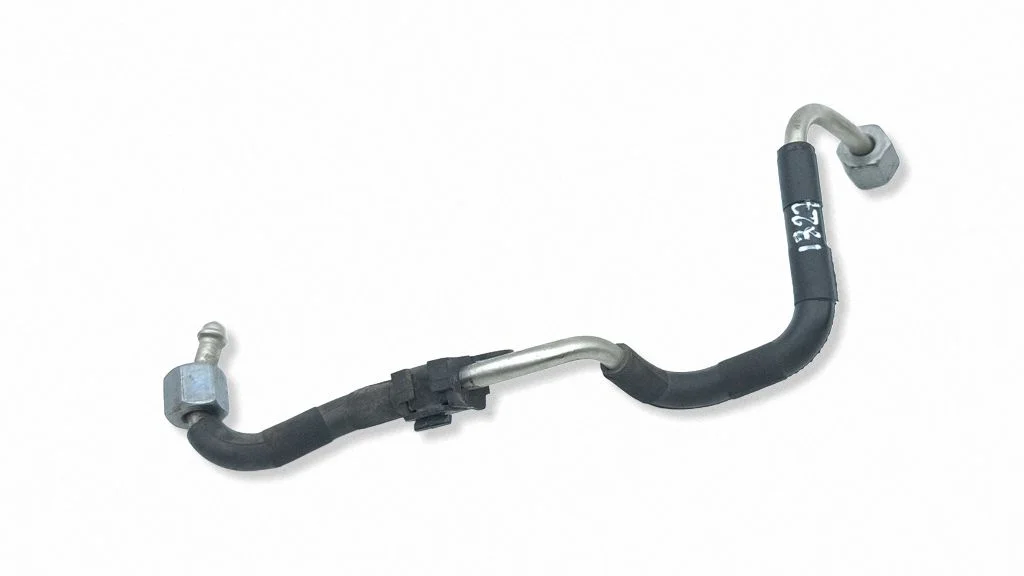 Fuel injector supply line/pipe