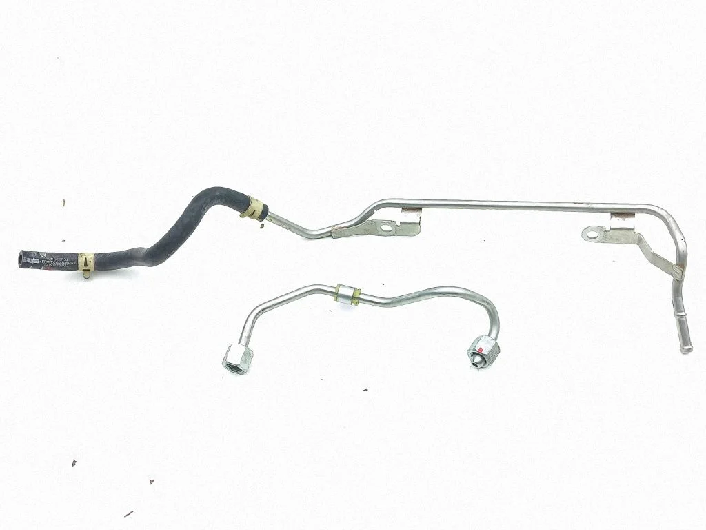 Fuel injector supply line/pipe