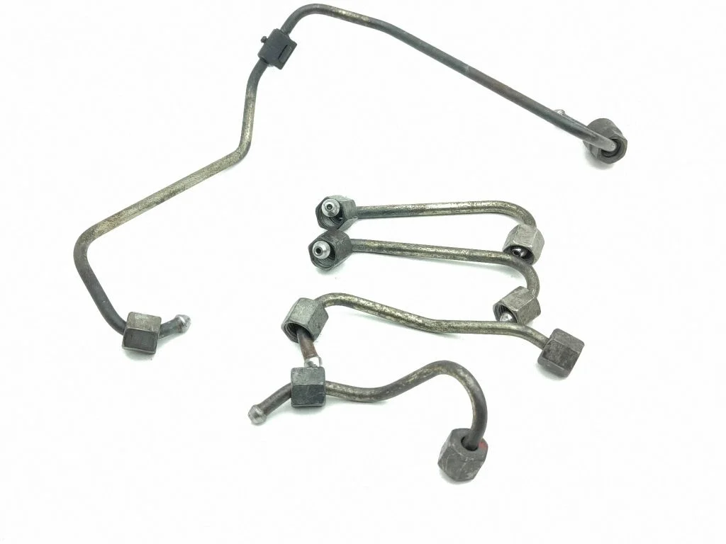 Fuel injector supply line/pipe