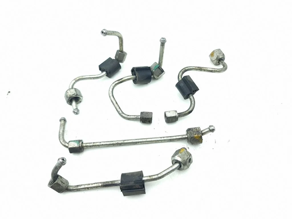 Fuel injector supply line/pipe