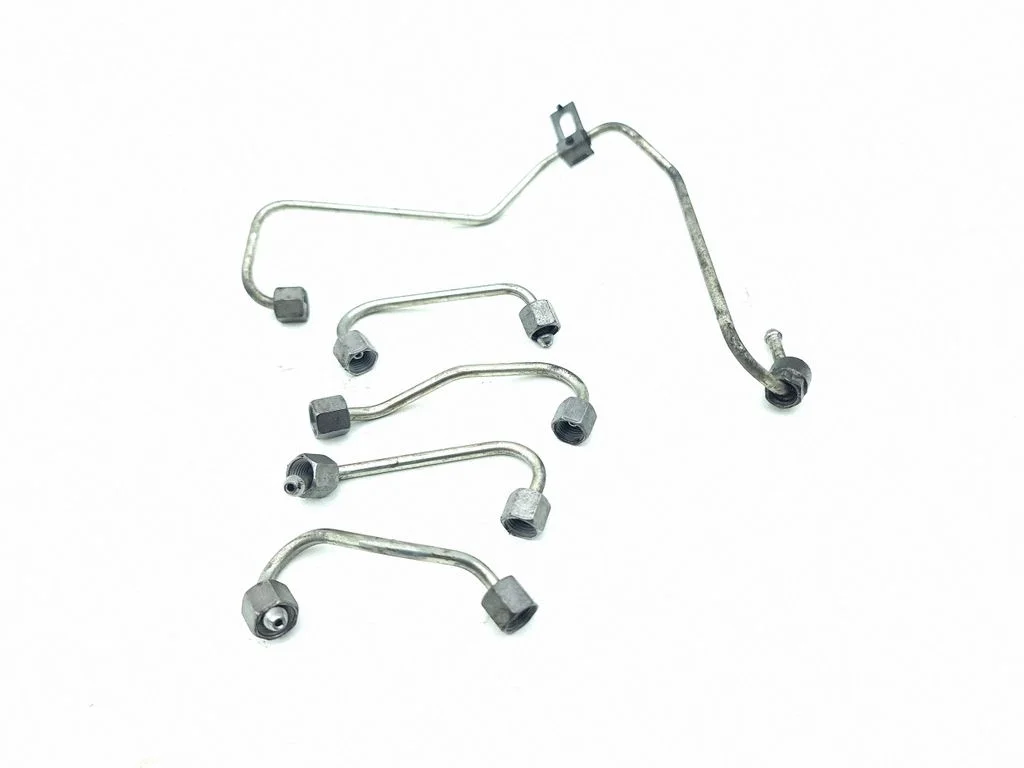 Fuel injector supply line/pipe