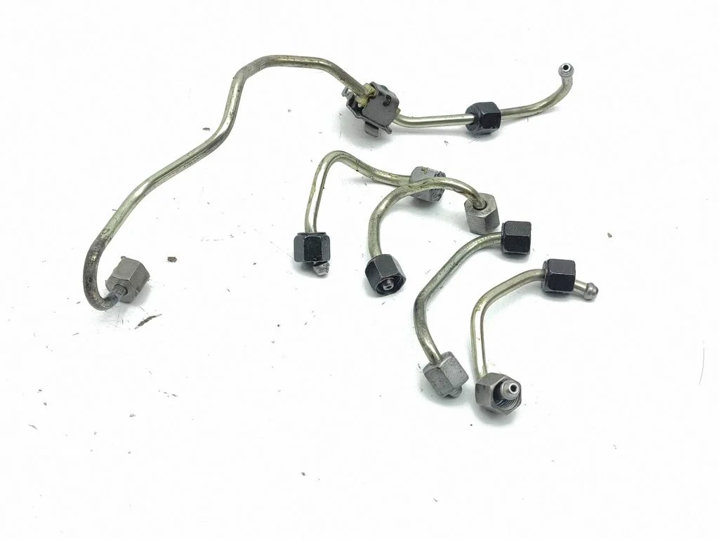 Fuel injector supply line/pipe