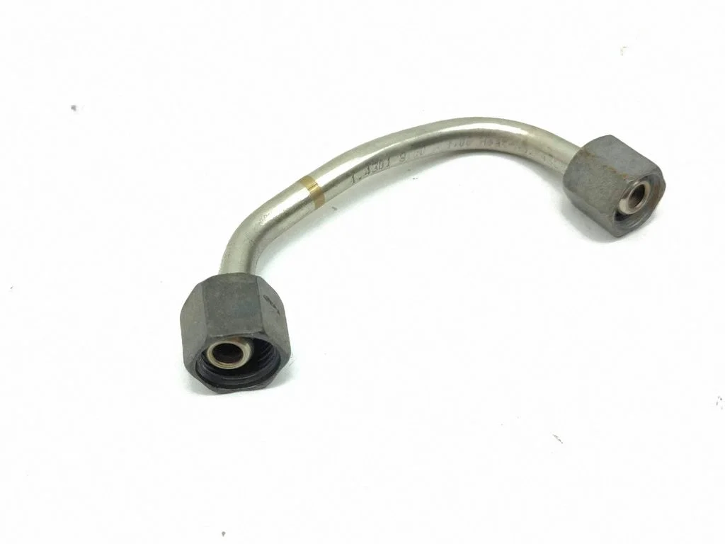 Fuel injector supply line/pipe