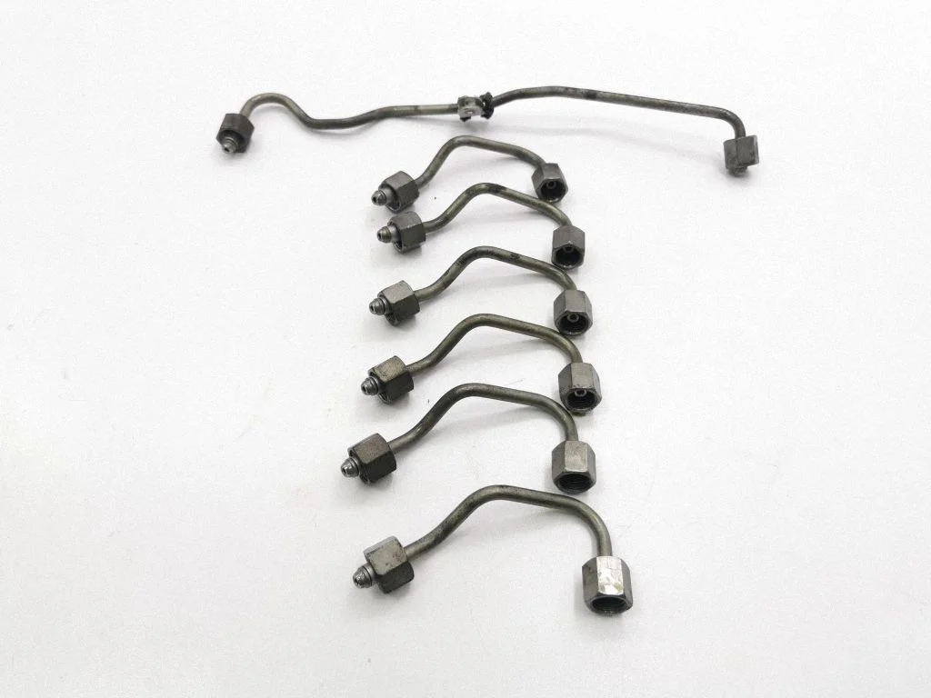 Fuel injector supply line/pipe