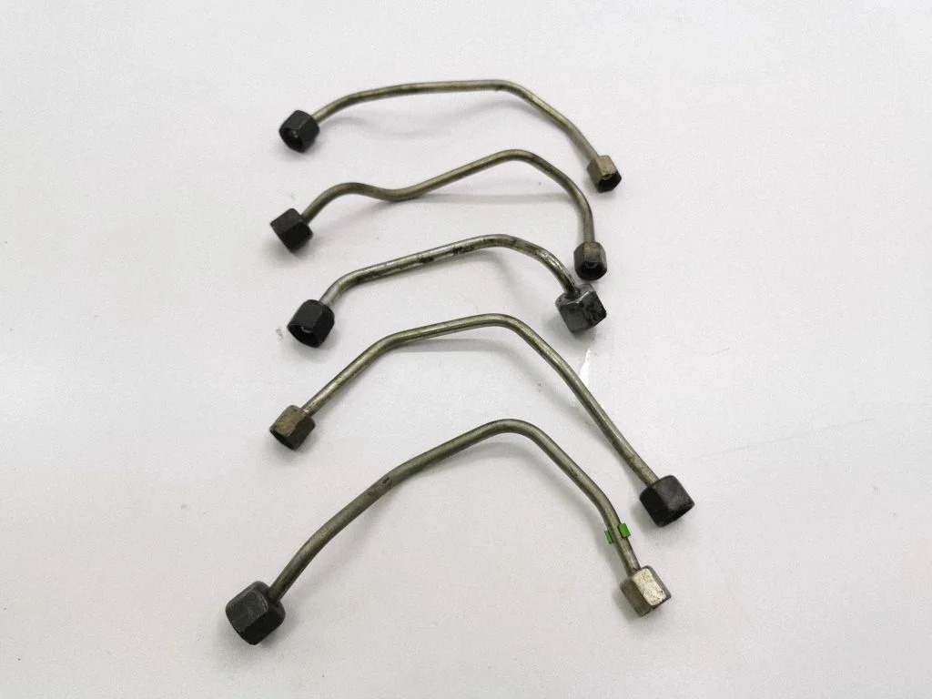 Fuel injector supply line/pipe