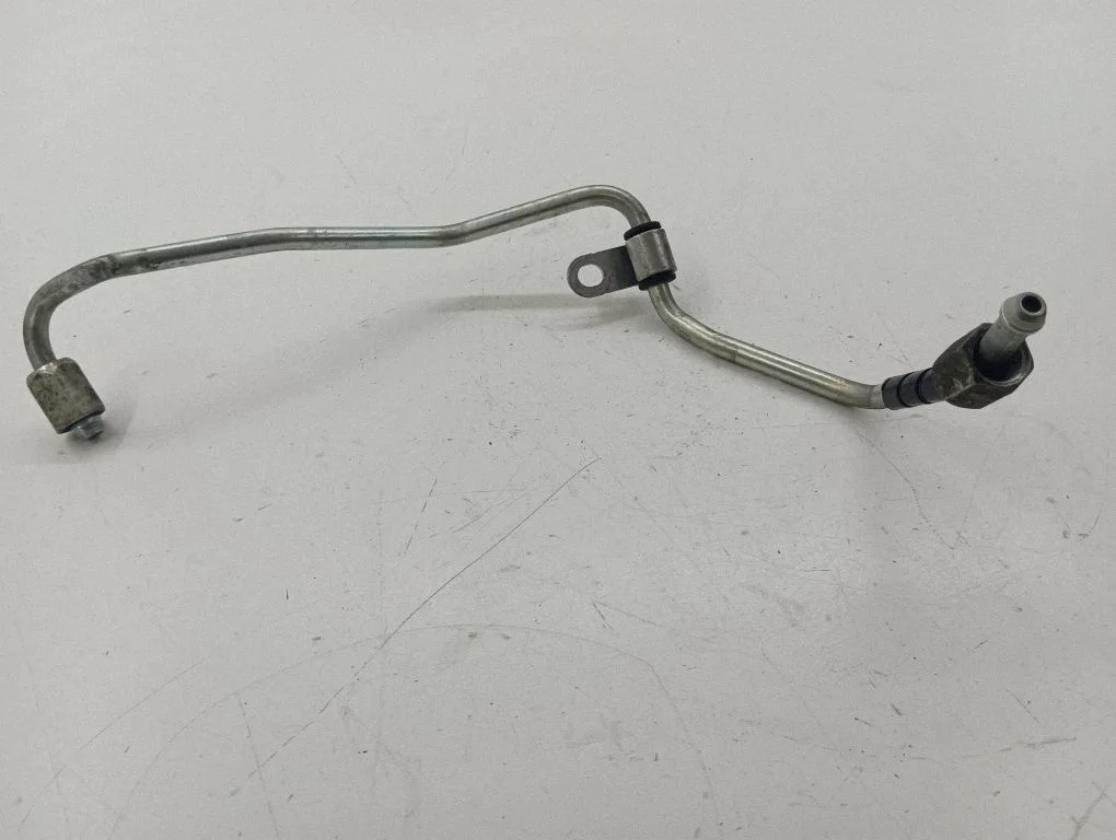 Fuel injector supply line/pipe