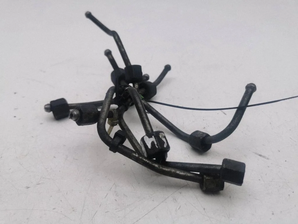Fuel injector supply line/pipe