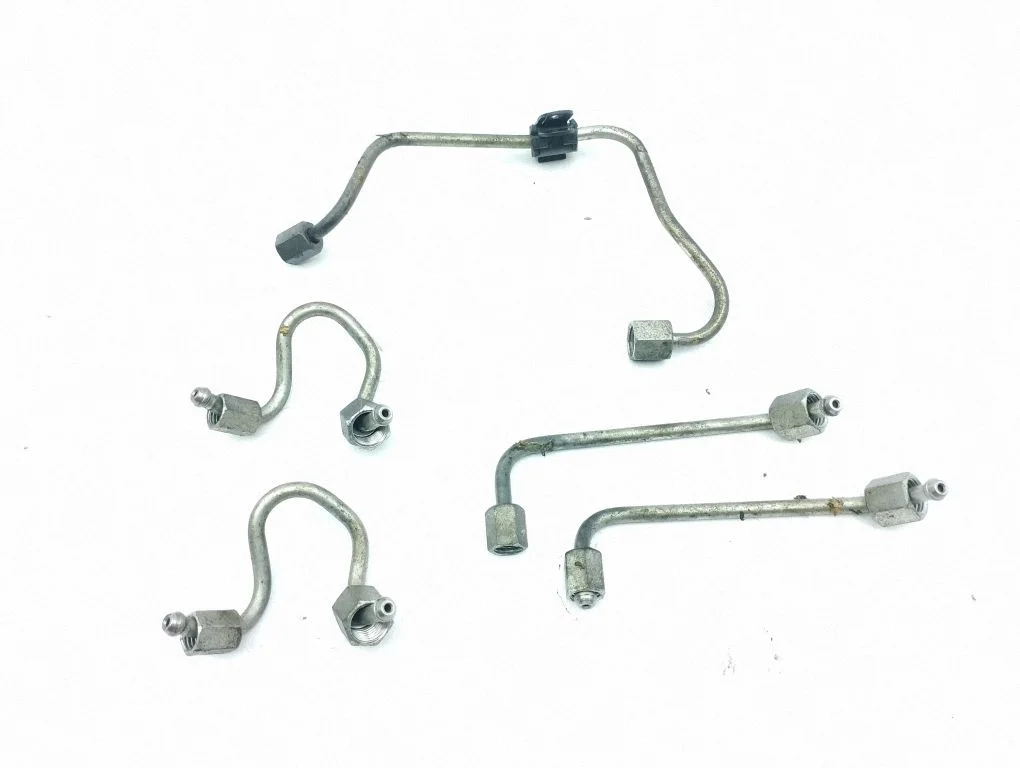 Fuel injector supply line/pipe