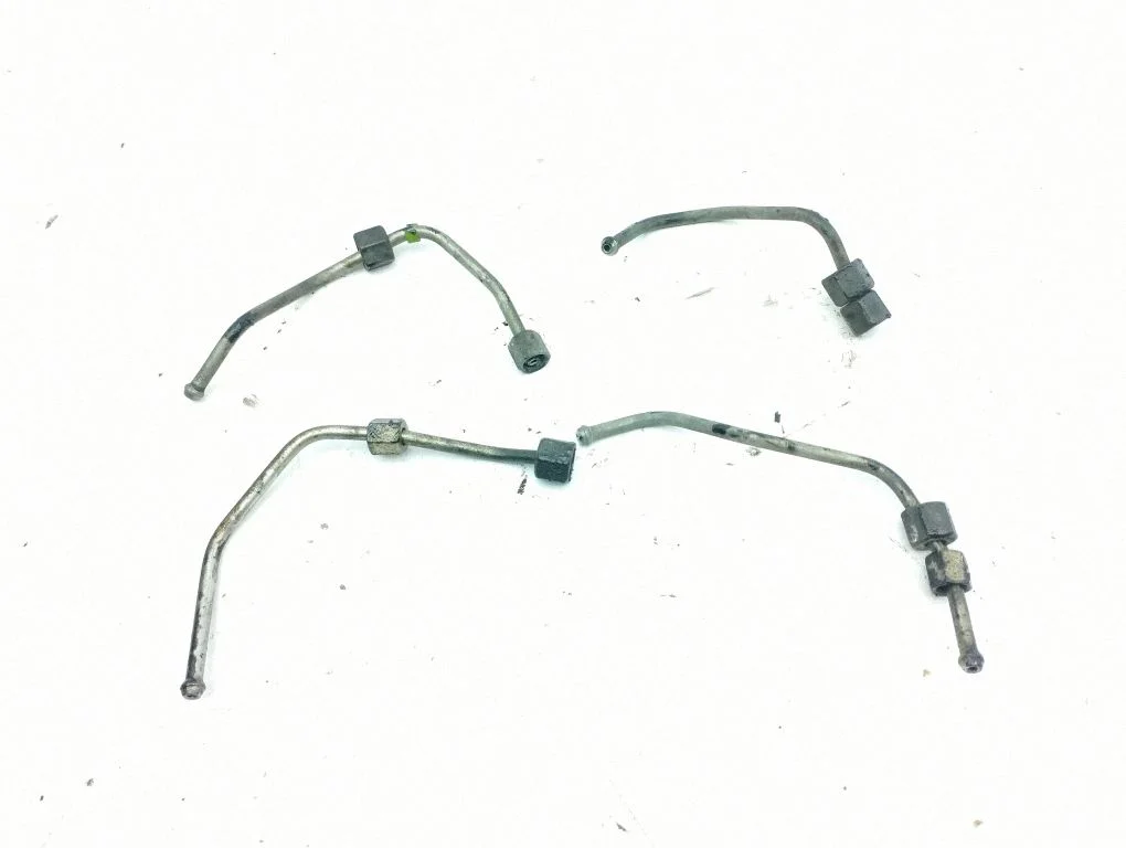 Fuel injector supply line/pipe