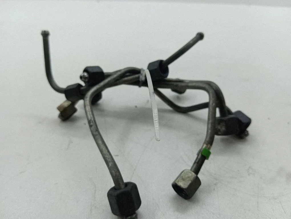 Fuel injector supply line/pipe