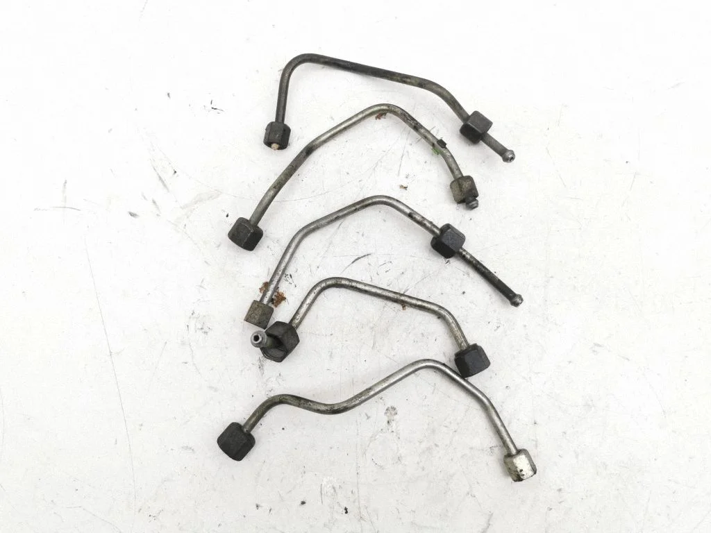 Fuel injector supply line/pipe