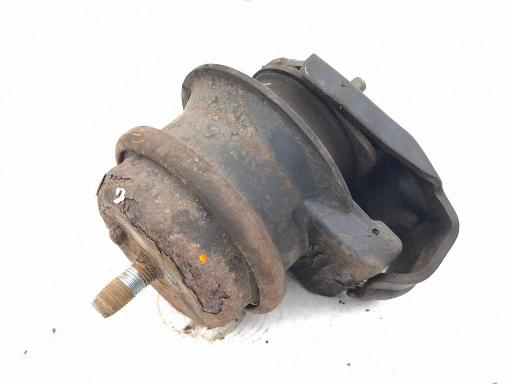 Engine mount bracket – front left