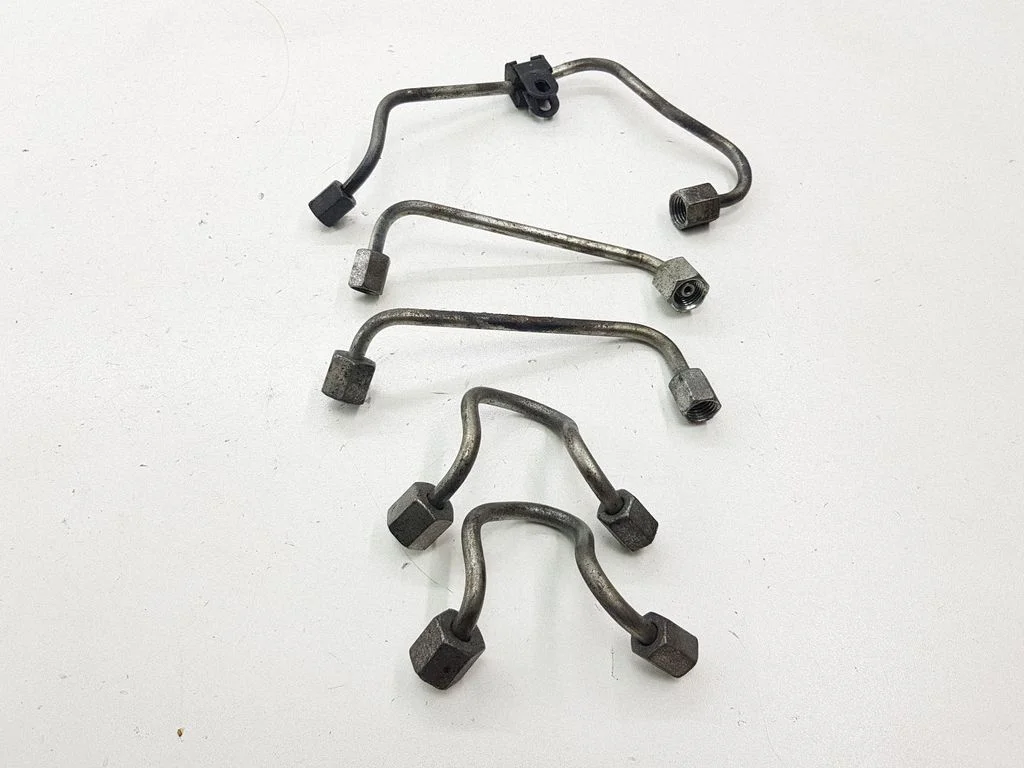 Fuel injector supply line/pipe