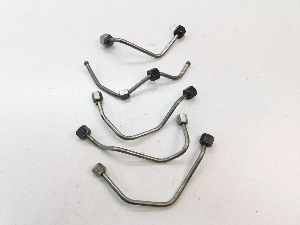 Fuel injector supply line/pipe