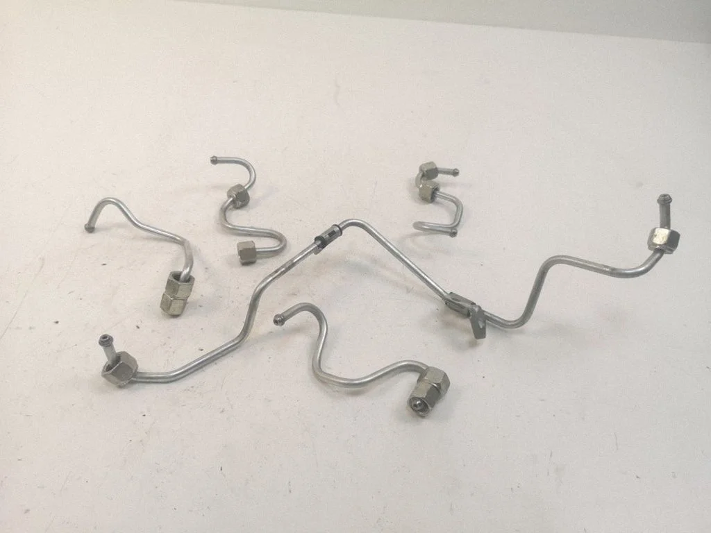 Fuel injector supply line/pipe – Nissan Qashqai+2 (2008-2010)