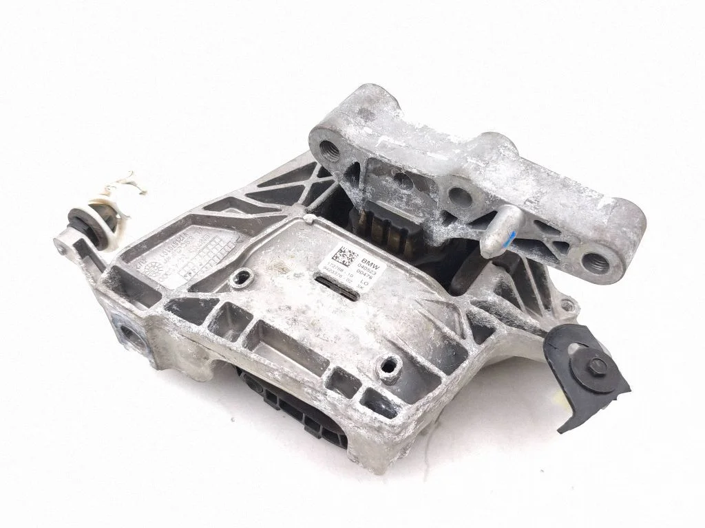 Engine mount bracket 9423376