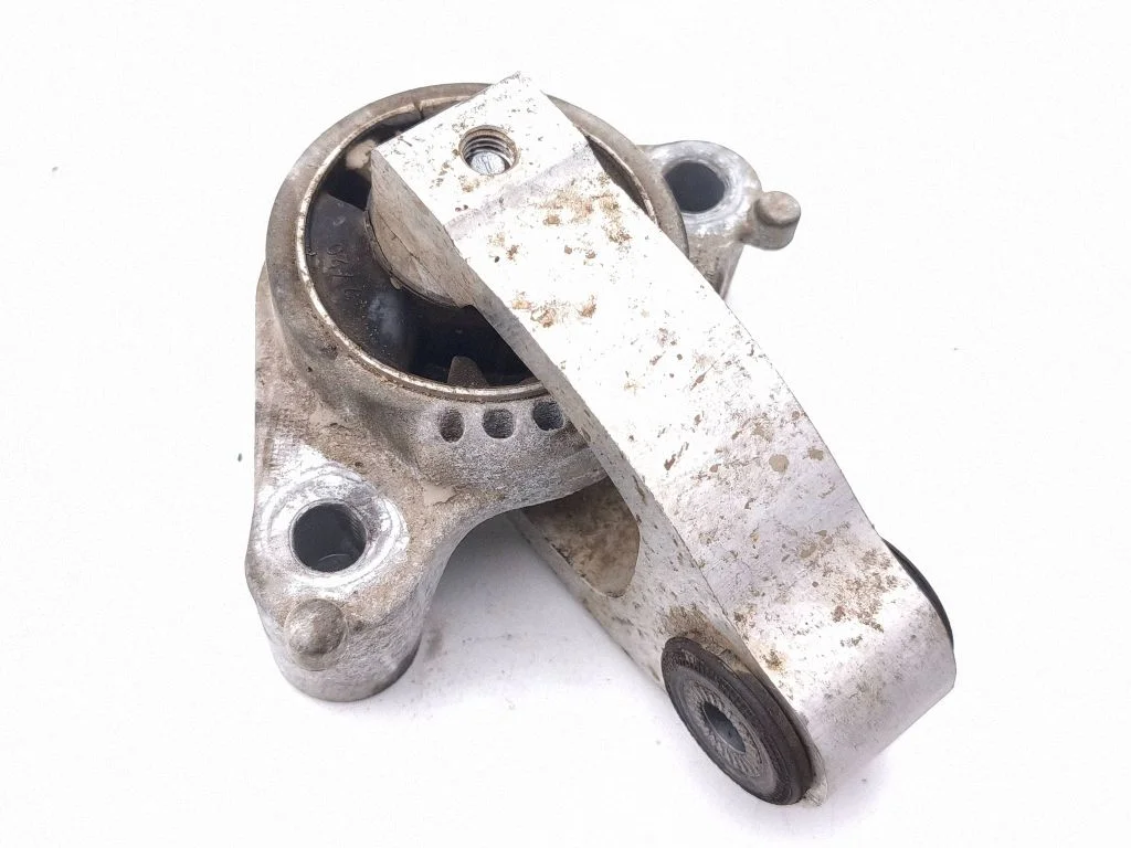 Engine mount bracket – front