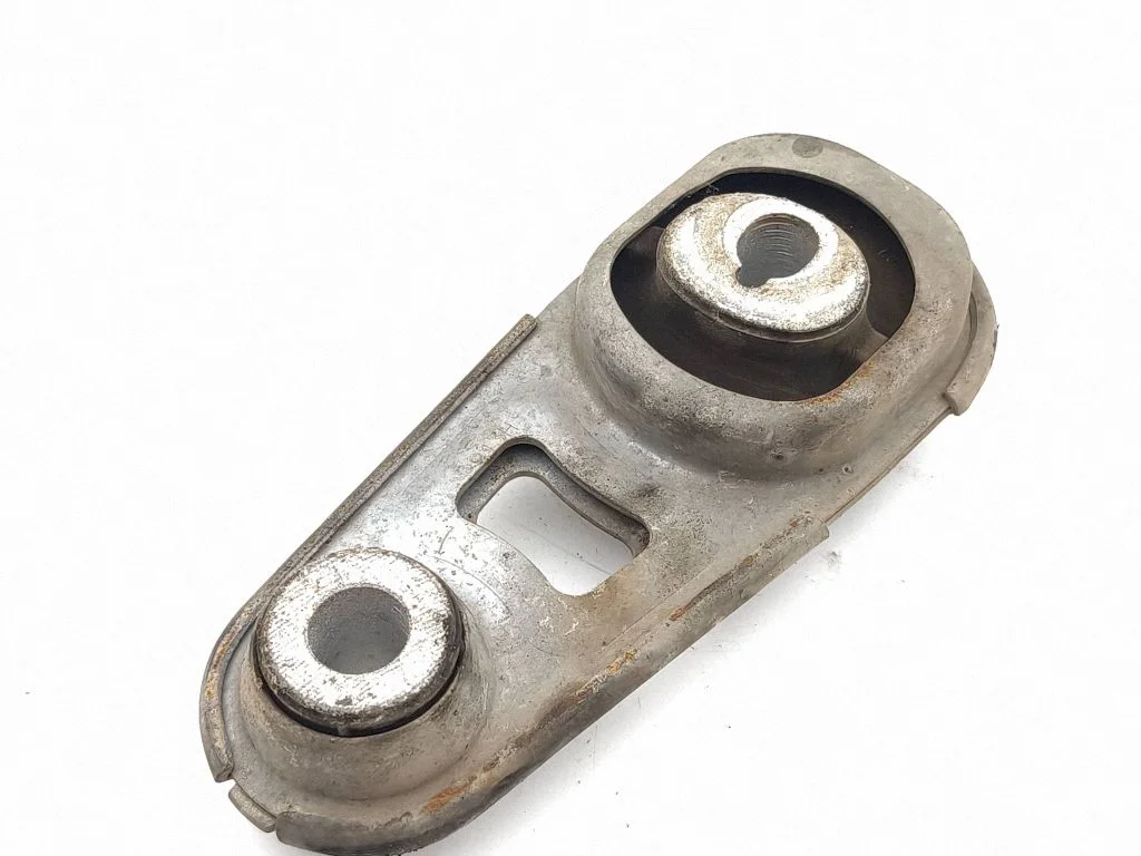 Engine mount bracket – Renault Megane Mégane Renault Sport III (IV Based) (2017-2023)
