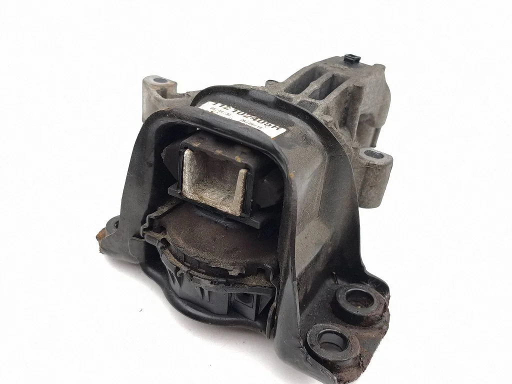 Engine mount bracket 112102405R