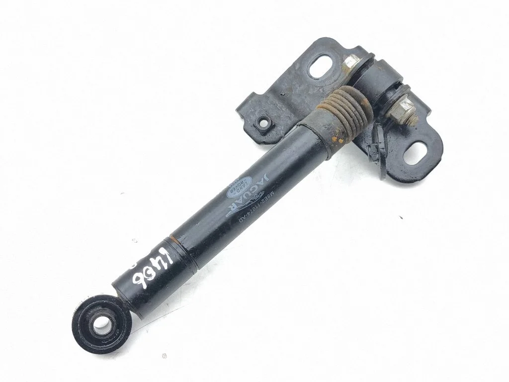 Engine mount bracket M8E211074AD