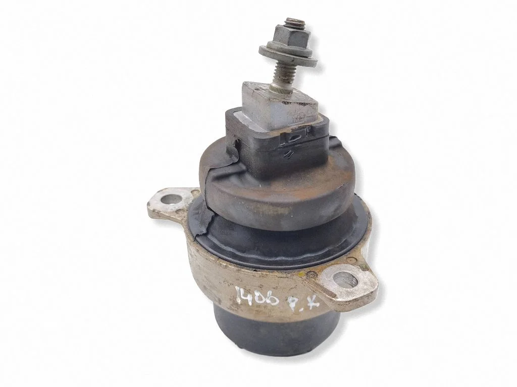 Engine mount bracket R8E26A002AA
