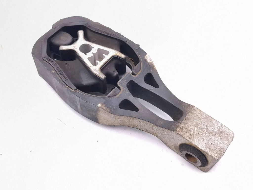 Engine mount bracket 9811786680