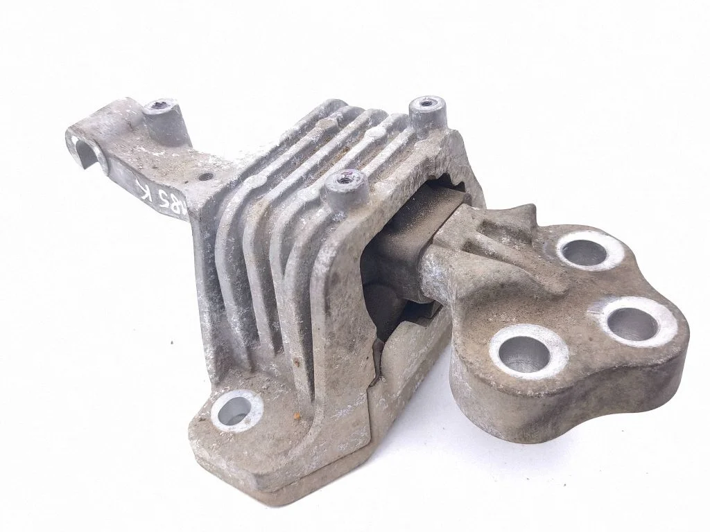 Engine mount bracket P68102283AF